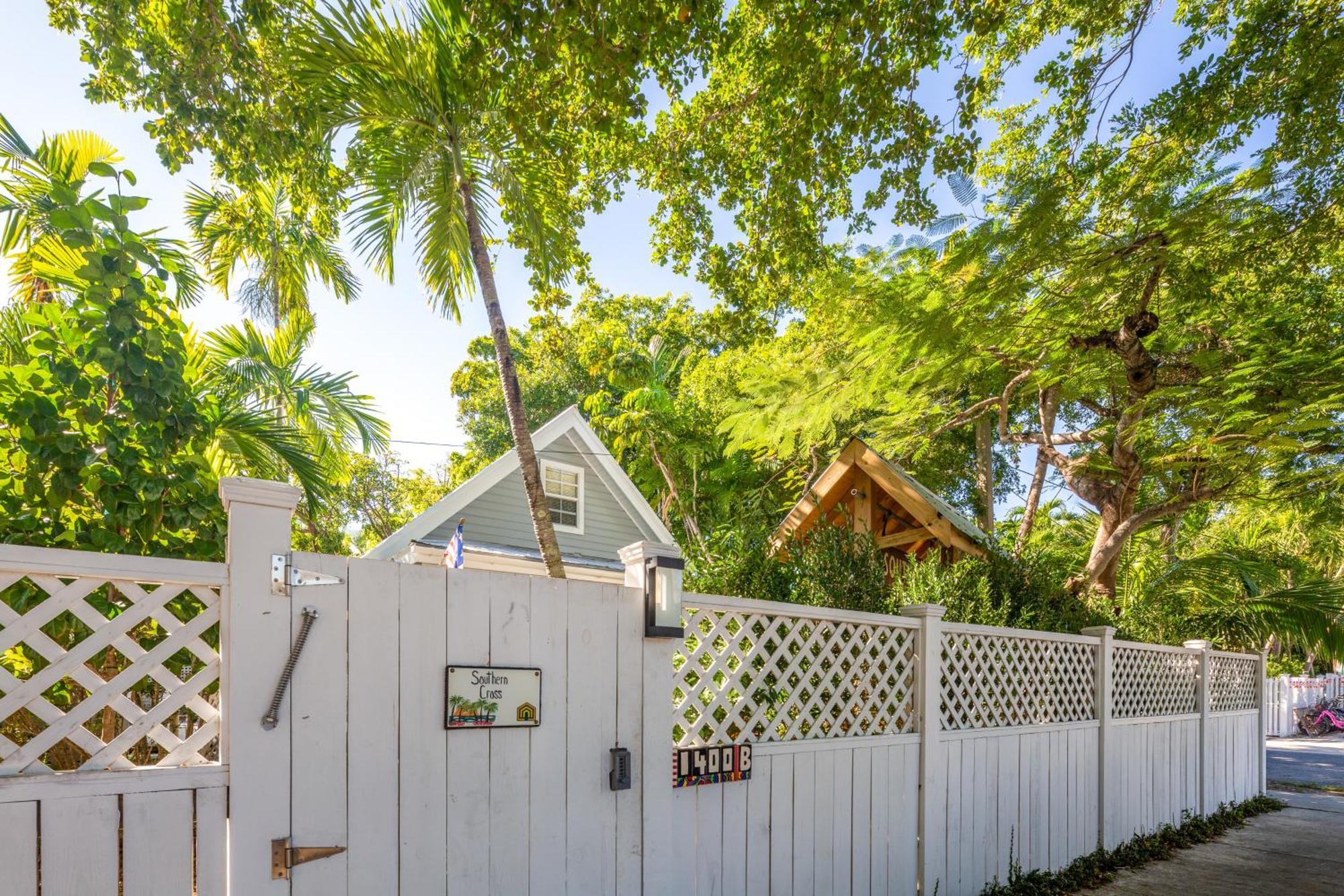 Tropical Village Key West Exterior photo